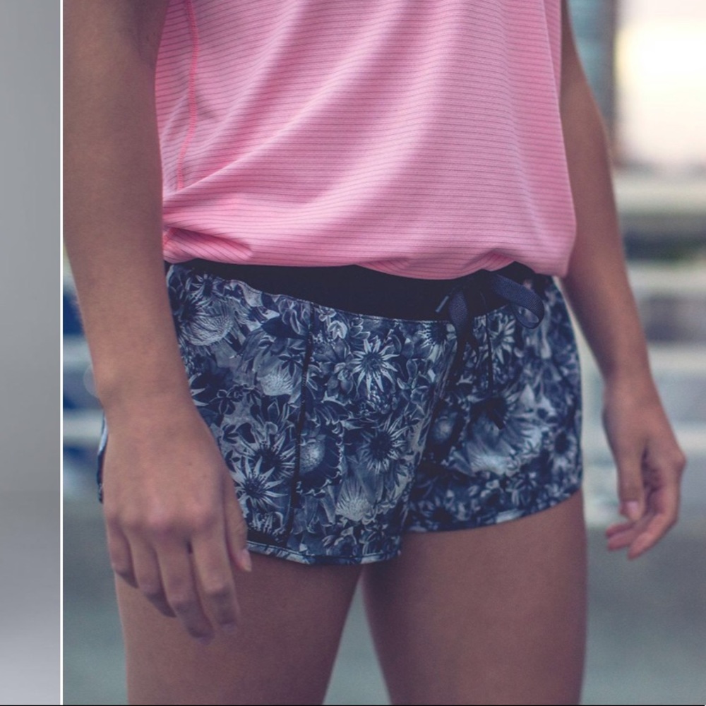 Lululemon flowabunga hotty hot short 2.5
